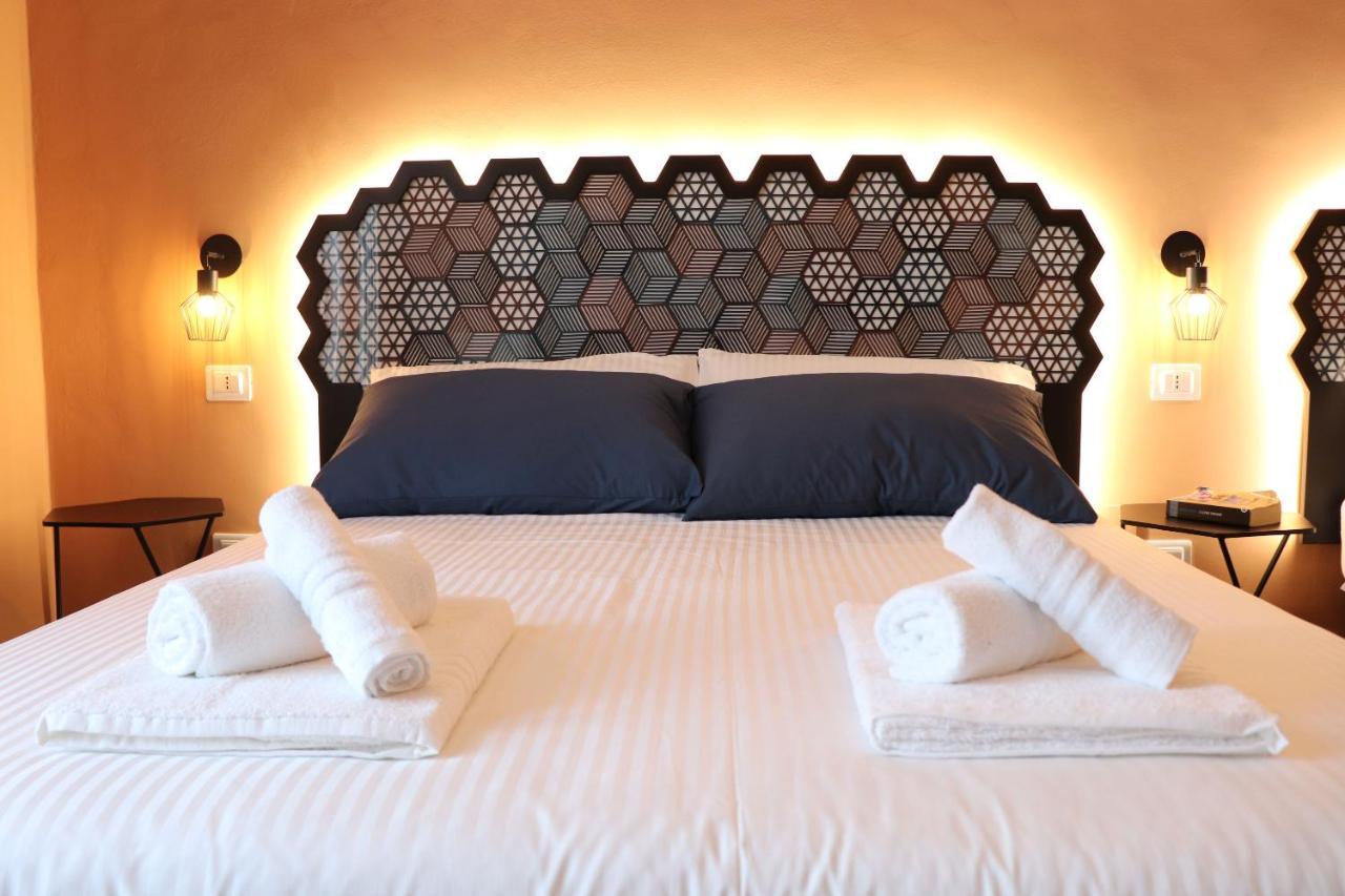 Liotru Maisonne, Rooms With En-Suite Bathroom And Shared Bathroom Catania Exterior foto